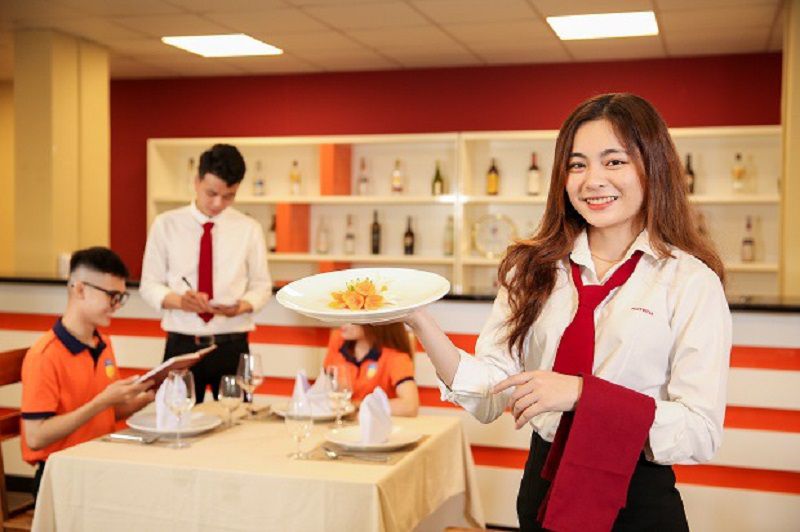 Học Quản trị nhà hàng ra làm gì?