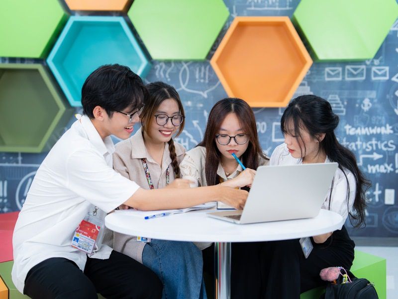 Chọn ngành theo xu hướng hay theo năng lực?